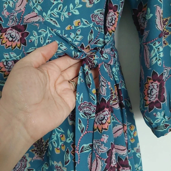 Torrid Georgette Blue Floral Tunic Top Blouse Whimsical Tropical Feminine M/L - Picture 6 of 10